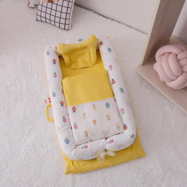 Newborn anti-fright portable bed